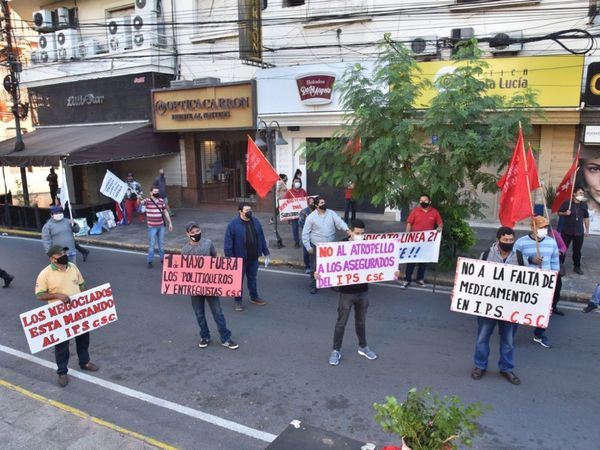 Piden que cese el despido masivo de los trabajadores