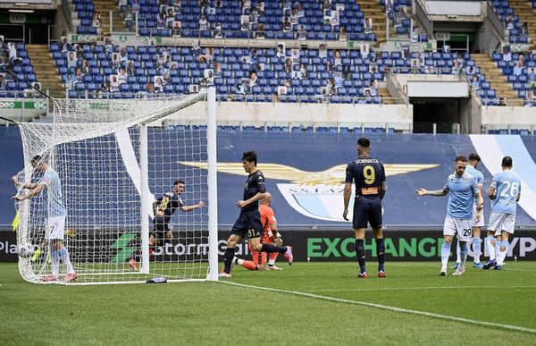 Lazio no renuncia a la ‘Champions’ con victoria sobre Génova - Fútbol - ABC Color