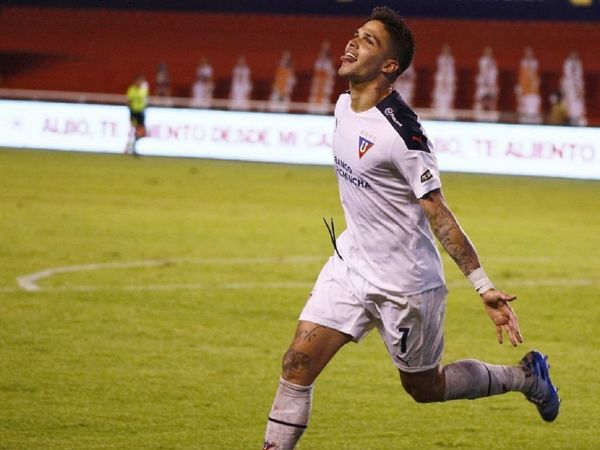 Luis Amarilla salva a Liga Deportiva Universitaria