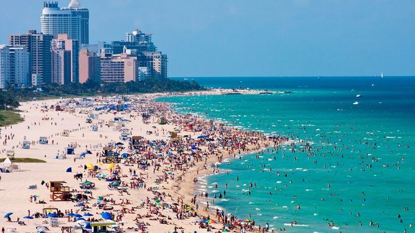 Vacunas en la playa: Miami Beach aplicarán dosis de Johnson & Johnson hasta que se agoten