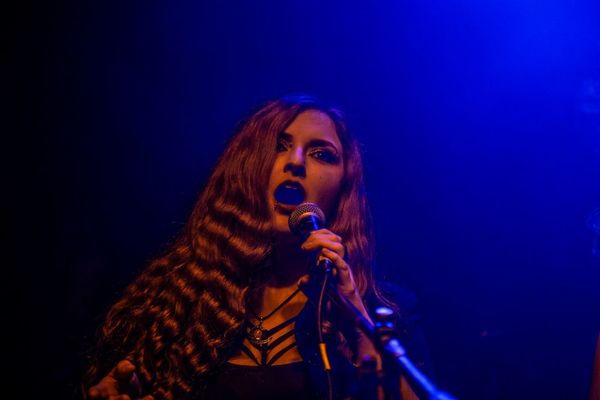 La paraguaya que está el frente de una banda brasileña