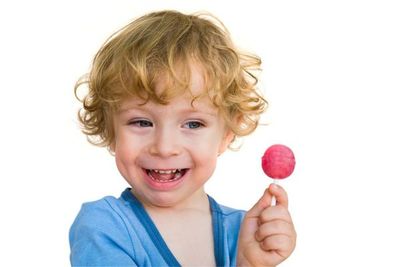 Covid: el nuevo test con chupetines que Austria prueba para detectar el virus en niños - ADN Digital