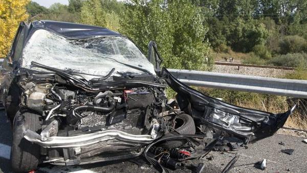 Choque a 100 km por hora: un hombre y una mujer mueren en el acto, y ocurrió un milagro