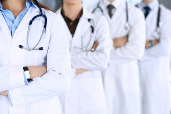 Diario HOY | La residencia, una etapa de desafíos y aprendizaje para los nuevos héroes de blanco