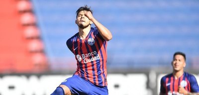 Versus / Óscar convirtió de penal y Juan Espínola le tapó otro a Ángel en la victoria de San Lorenzo