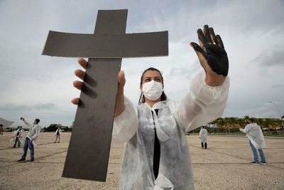 Brasil registra reducción en número diario de muertes y contagios por covid - Mundo - ABC Color
