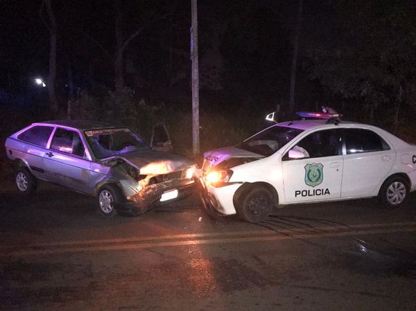 Móvil policial protagoniza accidente en Capiatá - Nacionales - ABC Color