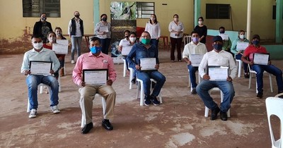 La Nación / Líderes comunitarios fueron capacitados