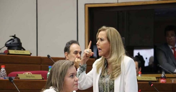 La Nación / Solicitan la pérdida de investidura de Gusinky