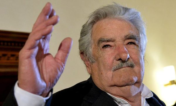 Mujica evoluciona bien tras cirugía - Mundo - ABC Color