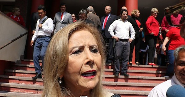 La Nación / Seccional 15 exigirá hoy la expulsión de la parlamentaria