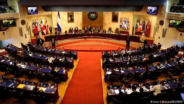 La OEA rechaza destitución de jueces de la Corte Suprema y del fiscal general en El Salvador