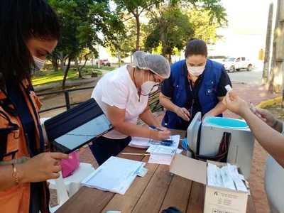 Ministerio de Salud vacunará por número de cédula los mayores de 75