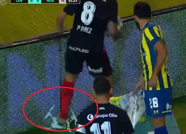 Dron invadió el clásico rosarino y futbolista lo destruyó