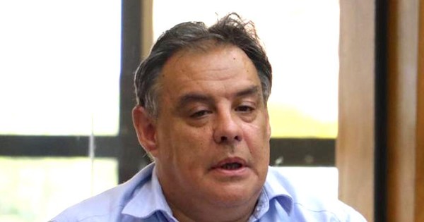 La Nación / Gusinky debe renunciar o perder su investidura, dice Richer
