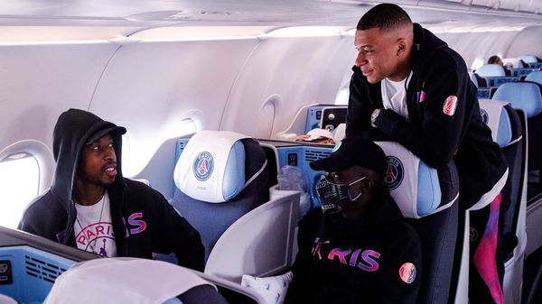 Kylian Mbappé viajó a Manchester a pesar de la lesión - Fútbol - ABC Color