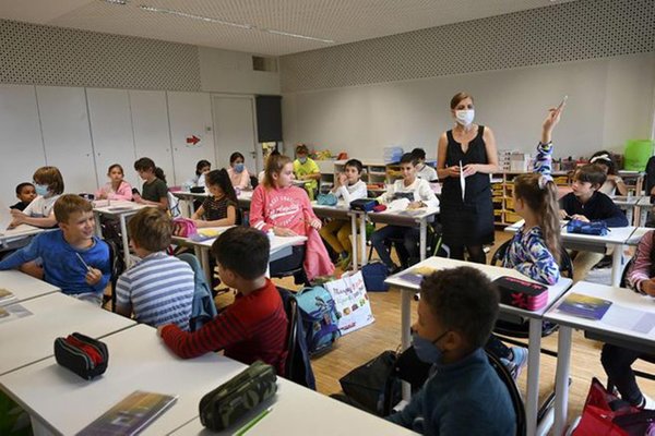 Día 1 del desconfinamiento en Francia: reinició las clases presenciales y habilitó más viajes interiores | .::Agencia IP::.