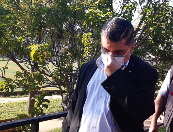 Oposición plantea interpelación a ministro Julio Borba por 'vacunatorio VIP'