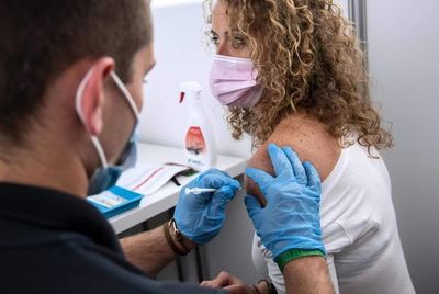OMS: descensos de casos comienzan a notarse a partir de un 50 % de vacunados - Mundo - ABC Color