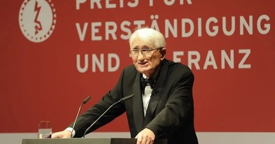 La Nación / Filósofo Habermas rechazó premio de gobierno árabe