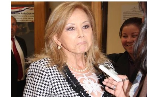 Vacunación VIP: 'Ya fue destituido uno de los directores, pero la senadora Mirta Gusinsky aún no lo fue'