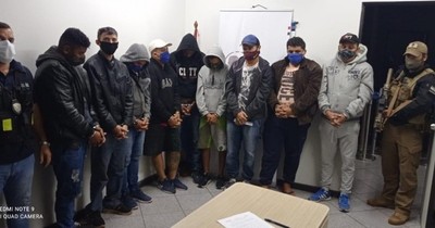 La Nación / Migraciones expulsa a 9 brasileños tras operativo antidrogas