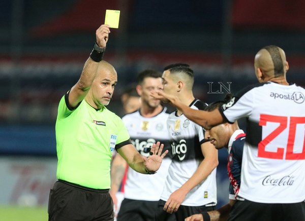 Versus / Éber Aquino opinó sobre la reacción de Camacho y se autocalificó por su trabajo