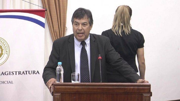 Diario HOY | El exfiscal general se suma a la lista de vacunados VIP
