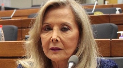 Renuncia senadora Mirta Gusinky
