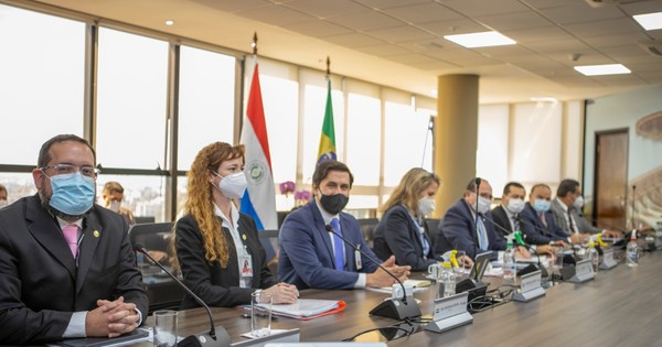 La Nación / Altos salarios en Itaipú responden a antigüedad de funcionarios