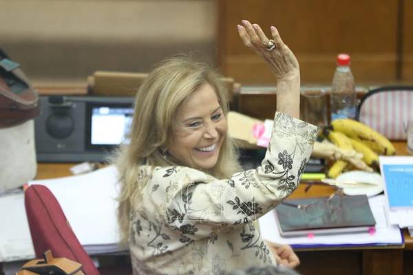 Renunció Mirta Gusinky tras presión por vacunación vip