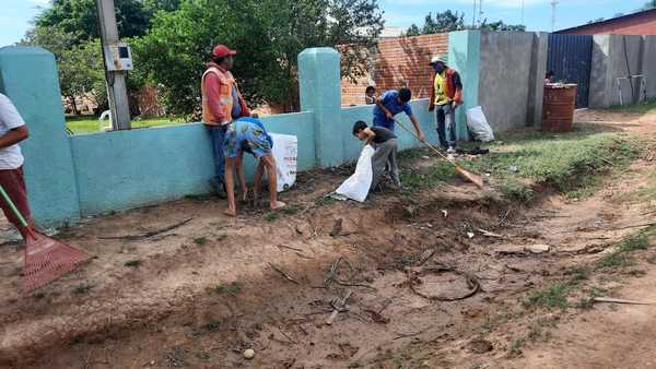 Destacan involucramiento de vecinos para minga ambiental en Barrio Sur de Loma Plata