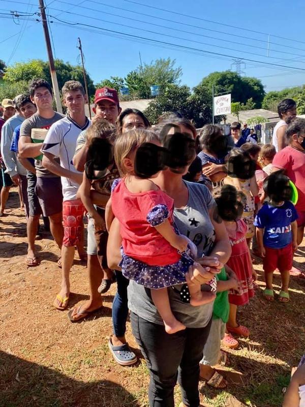 Vergonzosa exposición de niños y adultos mayores durante mitín político