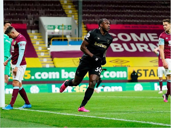 West Ham se mantiene vivo en su lucha por la Champions