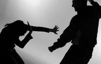 Dan tres años de cárcel a un hombre por agredir y amenazar con un cuchillo a su pareja - ABC en el Este - ABC Color