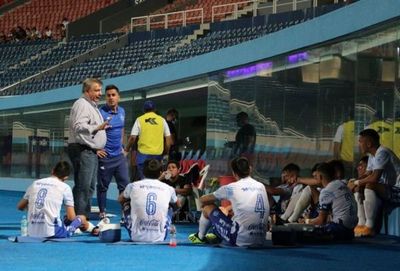 Otro más: Éver Hugo Almeida renuncia a Sol de América