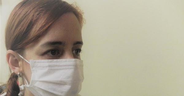 Médica exhorta a dejar de lado mascarillas de tela y usar las quirúrgicas
