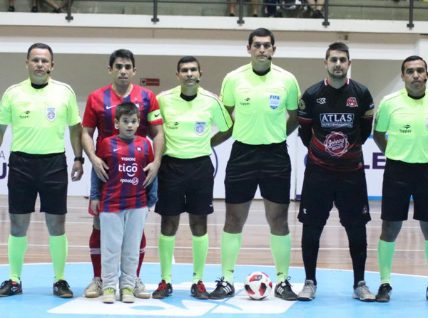 Los árbitros de la primera final Premium - APF