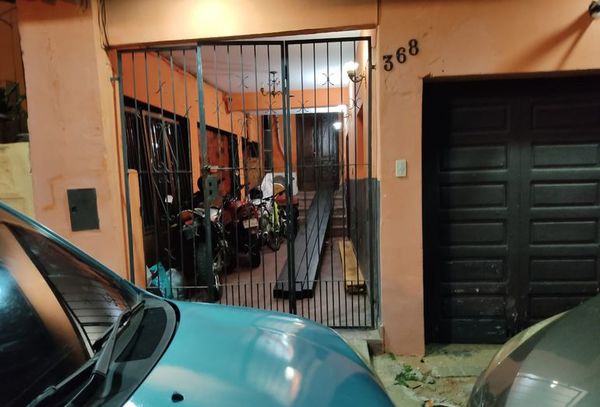 Denuncia “farra” y “agresión” de supuestos policías en inquilinato en Asunción - Nacionales - ABC Color
