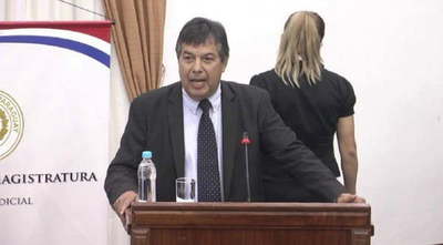 Exfiscal general se suma a la lista de vacunados VIP - Noticiero Paraguay