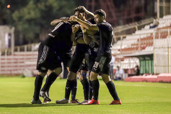 El Gumarelo venció en los “Jardines” por 3-1 al Kelito.