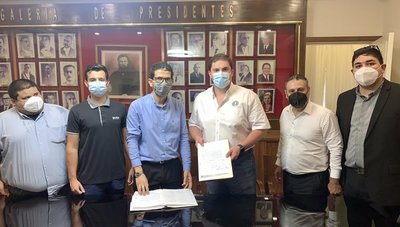 Piden que Mirta Gusinky sea expulsada de la ANR