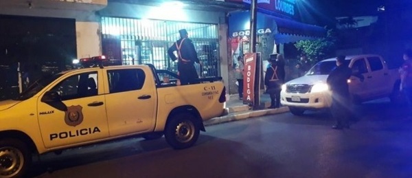 Denuncian realización de fiesta clandestina con participación policial en barrio Obrero