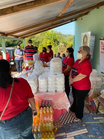 Damas coloradas que apoyan a Juancito Pereira llevaron a cabo jornada solidaria - La Clave