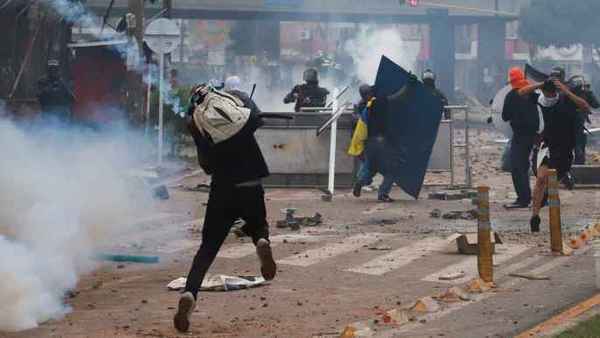 Colombia: al menos 19 muertos y más de 800 heridos en las protestas contra la reforma fiscal | .::Agencia IP::.