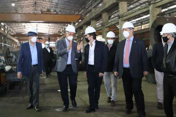 Industria metalúrgica de Mariano R. Alonso recibió la visita técnica de autoridades del MIC | .::Agencia IP::.