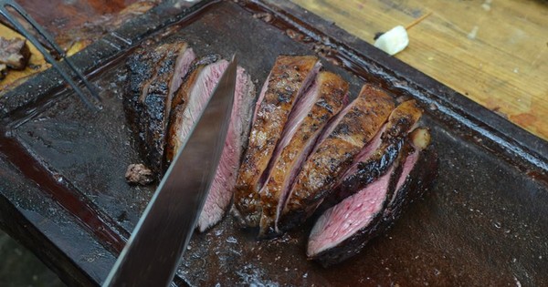La Nación / ¿A un paso de la imputación por ofrecer asado en su casa?