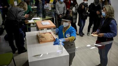 Elecciones Madrid 2021: Termina la jornada de votaciones marcada por las largas colas y una elevada participación