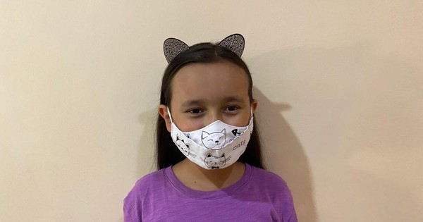 La Nación / Niña ajedrecista insta a adultos mayores a vacunarse contra el COVID-19