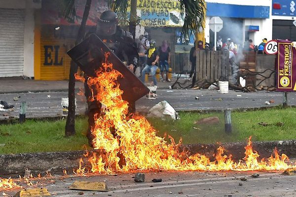 EE.UU. llama al “diálogo” en Colombia tras protestas que han dejado 19 muertos  - Mundo - ABC Color